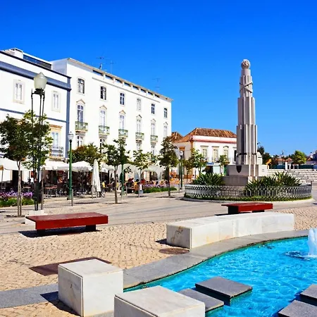 Casa Largo, Town Centre 타비라