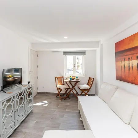 Casa Largo, Town Centre * 타비라