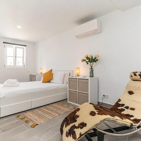 Casa Largo, Town Centre *